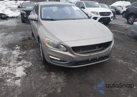 2016 Volvo S60 T5 Premier z USA, uszkodzony, nr VIN YV1612TK7G2392452